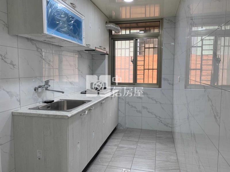 觀音草漯全新整理電梯3+1房房屋室內格局與周邊環境