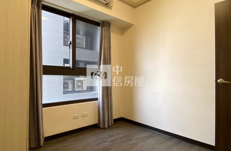 新光河畔低價三房柱邊平車雙衛浴均開窗房屋室內格局與周邊環境