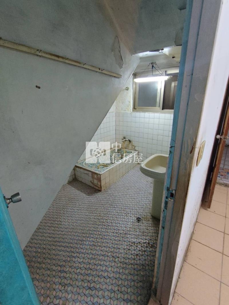 中原大潤發靜巷透天房屋室內格局與周邊環境