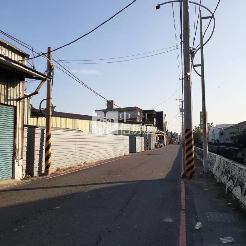 崑大旁大地坪店住雙車墅房屋室內格局與周邊環境