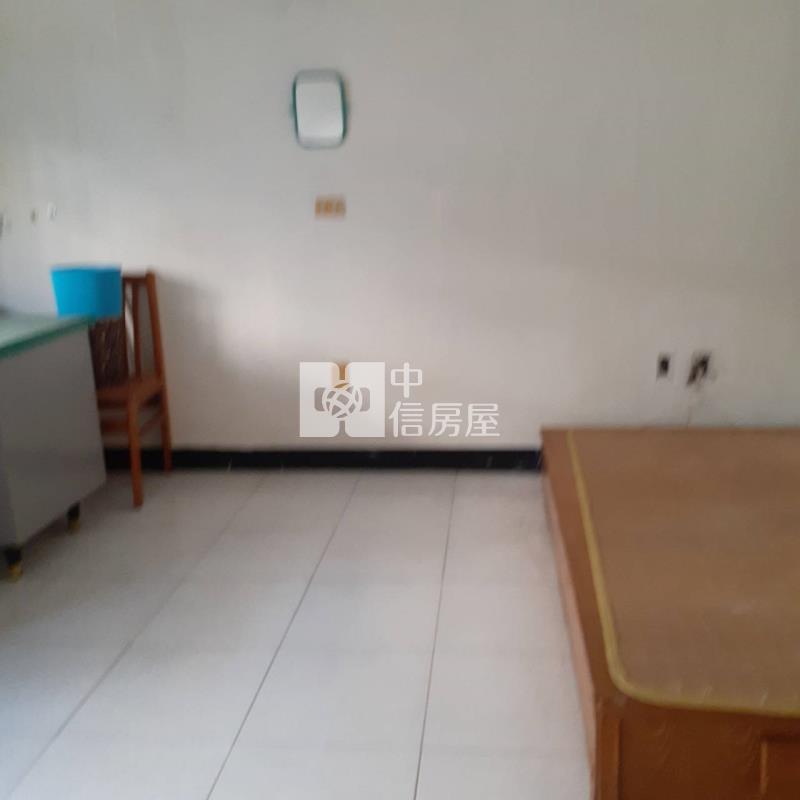 崑大旁大地坪店住雙車墅房屋室內格局與周邊環境