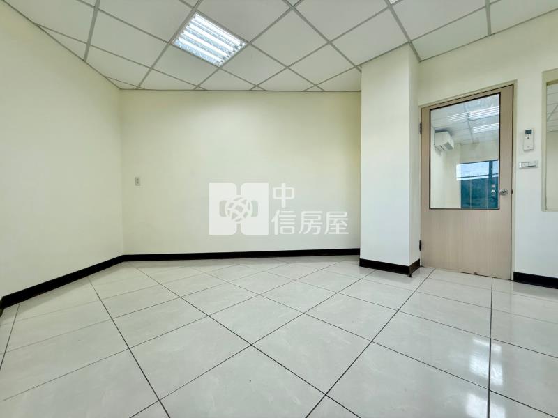 俯瞰台中公園｜永久棟距無公設電梯美2房房屋室內格局與周邊環境