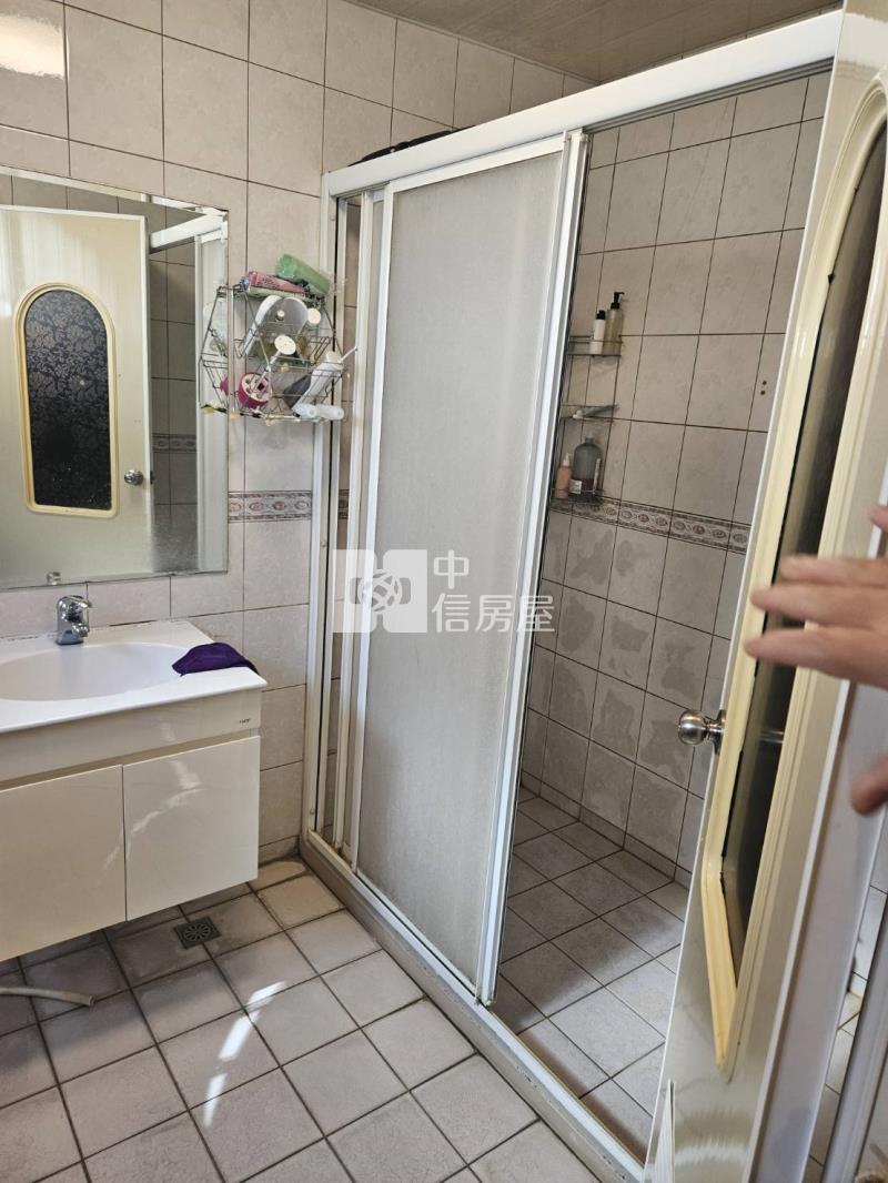 左營R15生態園區店住透天房屋室內格局與周邊環境