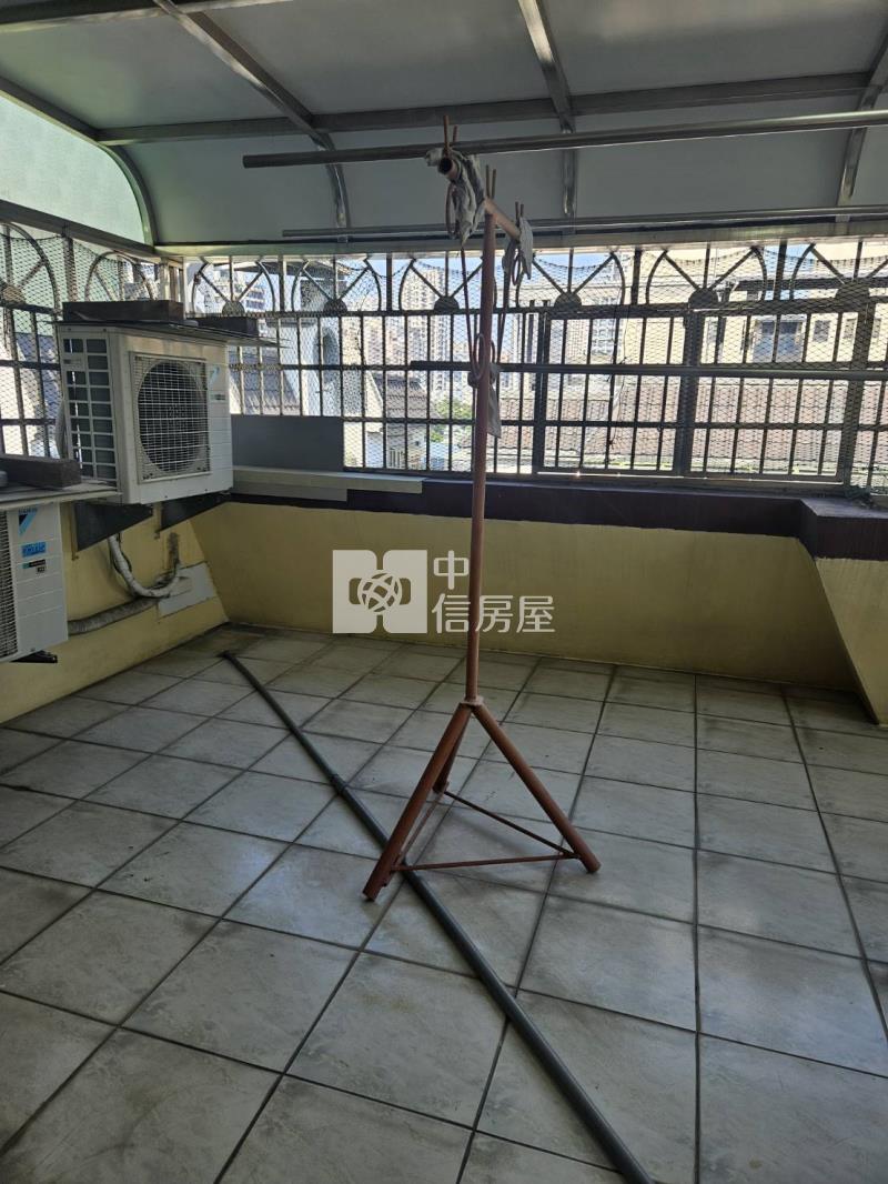 左營R15生態園區店住透天房屋室內格局與周邊環境