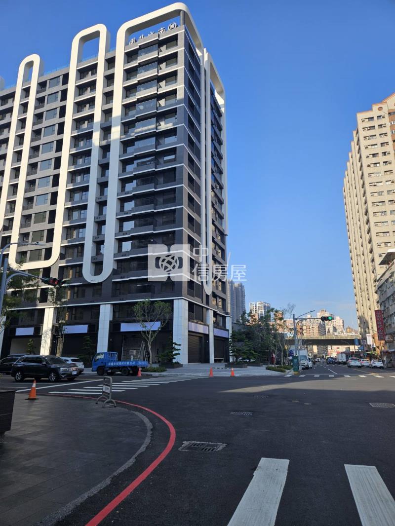 左營R15生態園區店住透天房屋室內格局與周邊環境