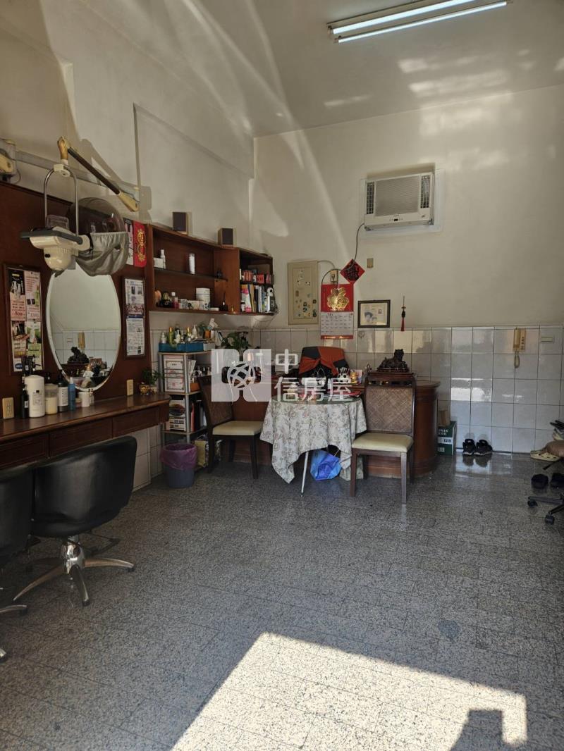 左營R15生態園區店住透天房屋室內格局與周邊環境