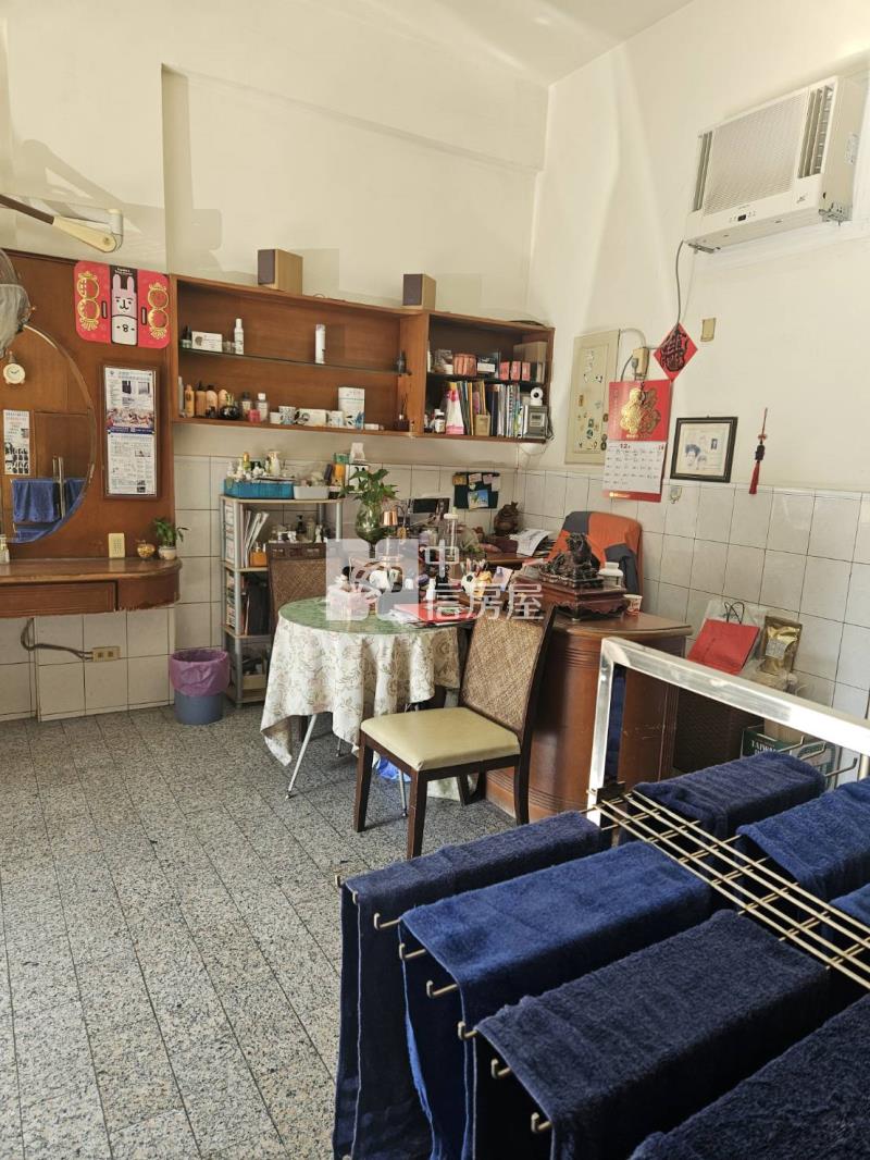 左營R15生態園區店住透天房屋室內格局與周邊環境