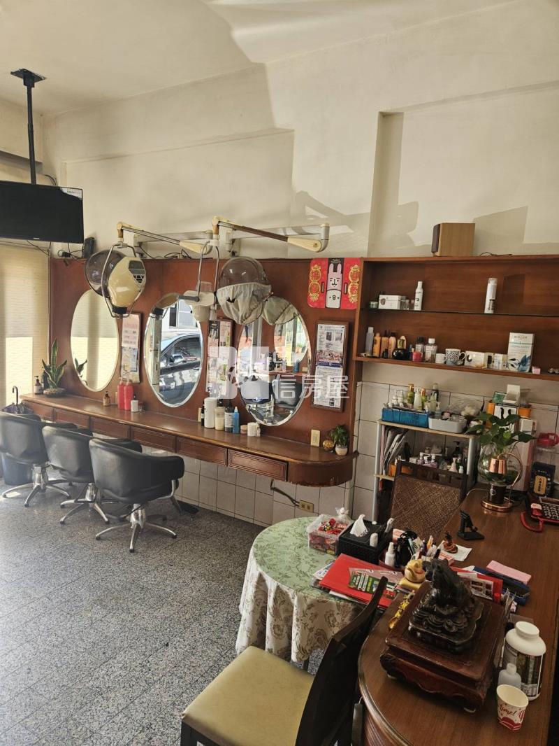 左營R15生態園區店住透天房屋室內格局與周邊環境