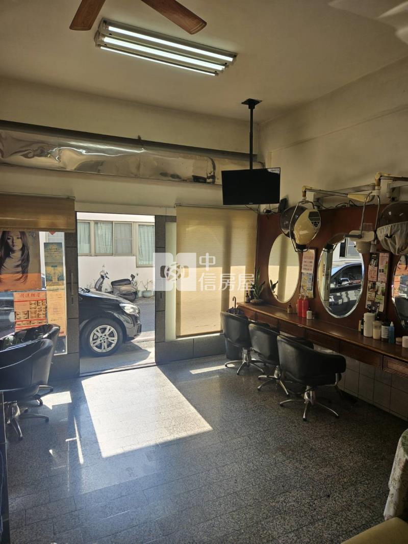 左營R15生態園區店住透天房屋室內格局與周邊環境