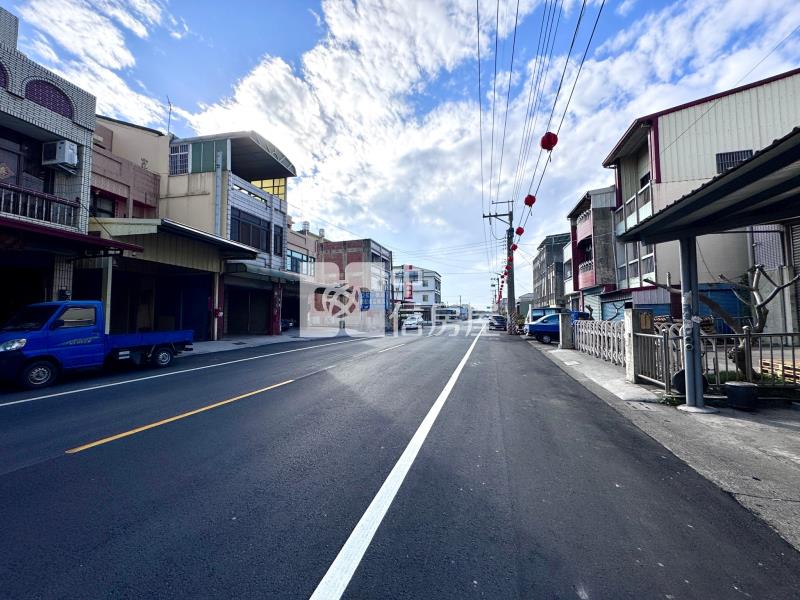 西螺近市區正十二米路朝南店面建地房屋室內格局與周邊環境