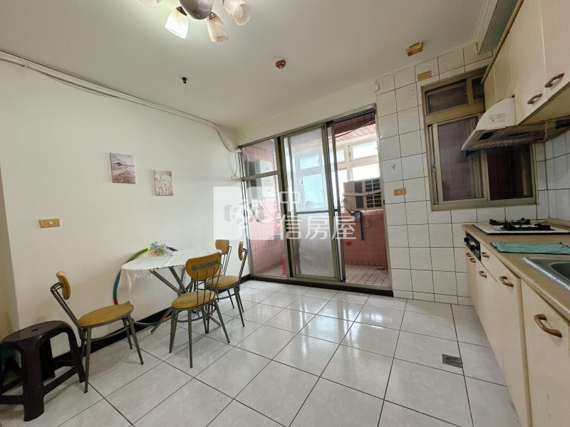 近楊梅交流道.愛買.低總價景觀兩房車房屋室內格局與周邊環境