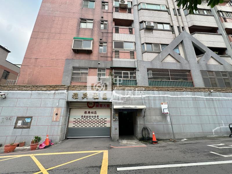 近楊梅交流道.愛買.低總價景觀兩房車房屋室內格局與周邊環境