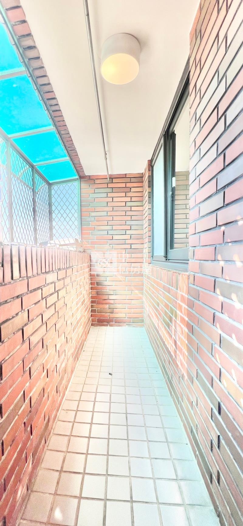 面公園採光佳三房+平車房屋室內格局與周邊環境