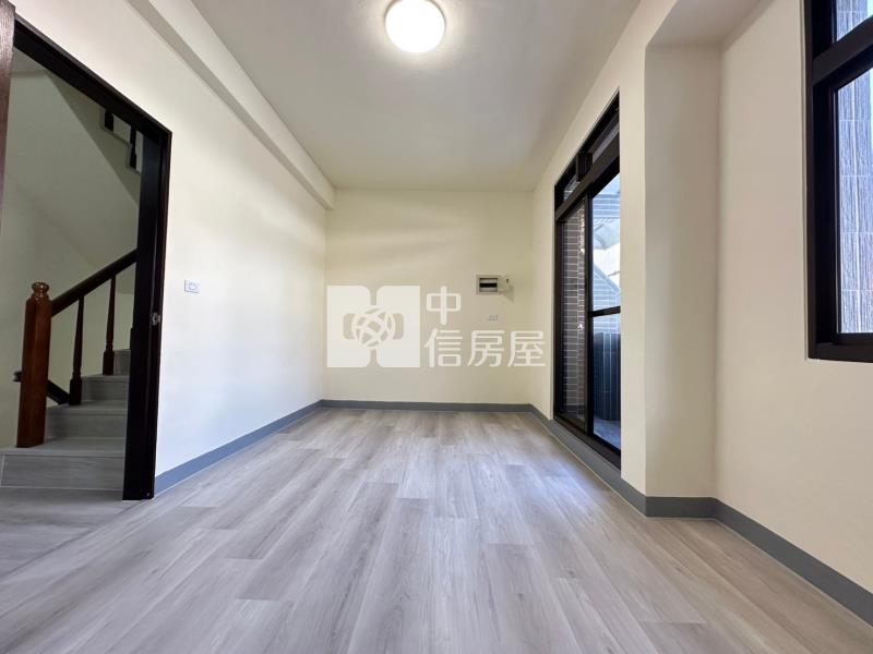 塗城商圈美群國小孝親房車庫透天房屋室內格局與周邊環境