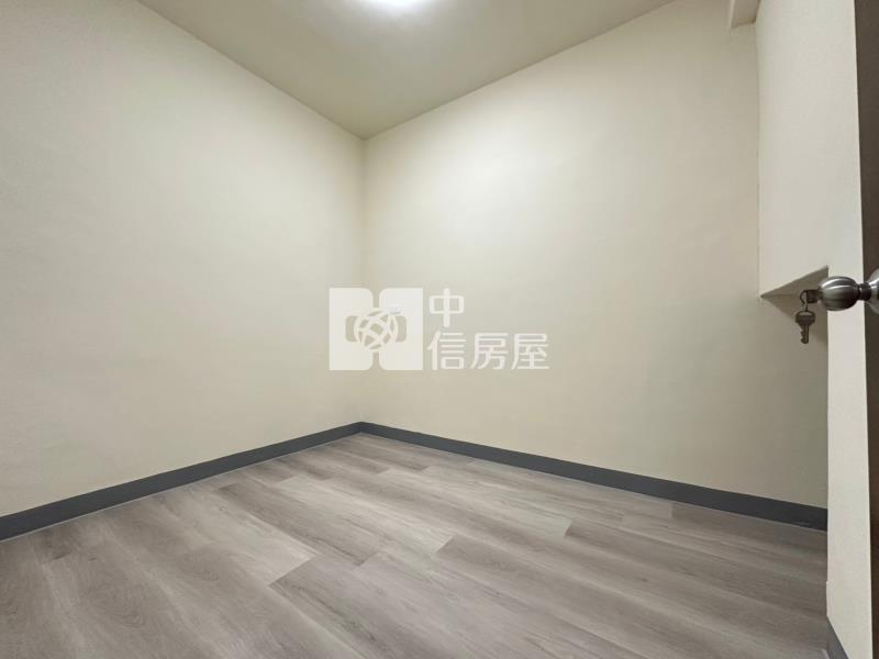 塗城商圈美群國小孝親房車庫透天房屋室內格局與周邊環境