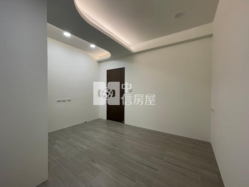 大灣重劃區旁雙車庫整新四套房透天厝房屋室內格局與周邊環境