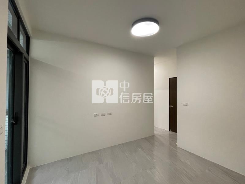 大灣重劃區旁雙車庫整新四套房透天厝房屋室內格局與周邊環境