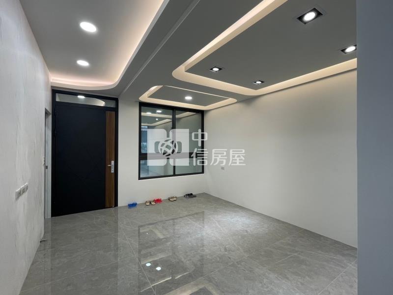 大灣重劃區旁雙車庫整新四套房透天厝房屋室內格局與周邊環境