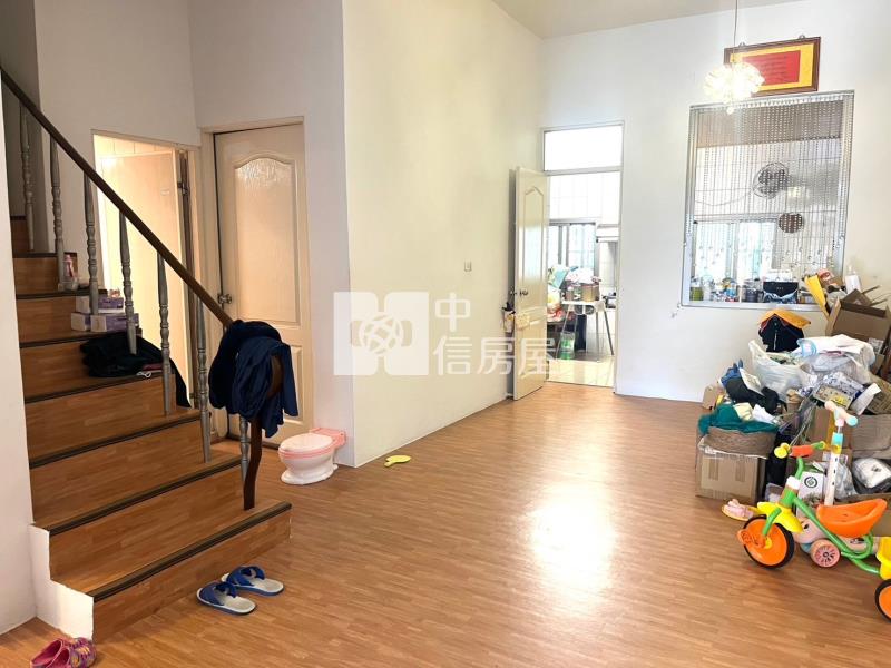 屏基面寬車庫透天房屋室內格局與周邊環境
