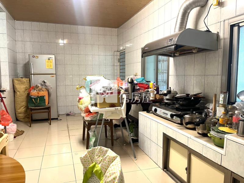 屏基面寬車庫透天房屋室內格局與周邊環境
