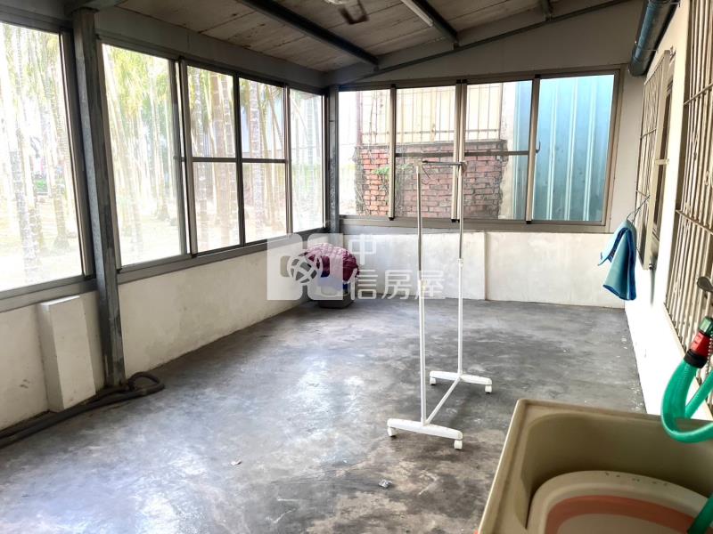 屏基面寬車庫透天房屋室內格局與周邊環境