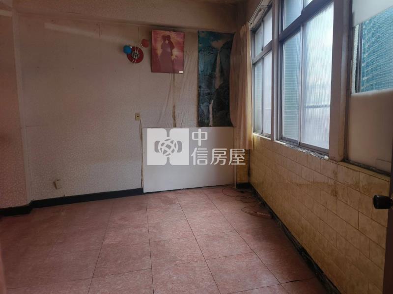 ▲近火車站安一路路邊三樓房屋室內格局與周邊環境