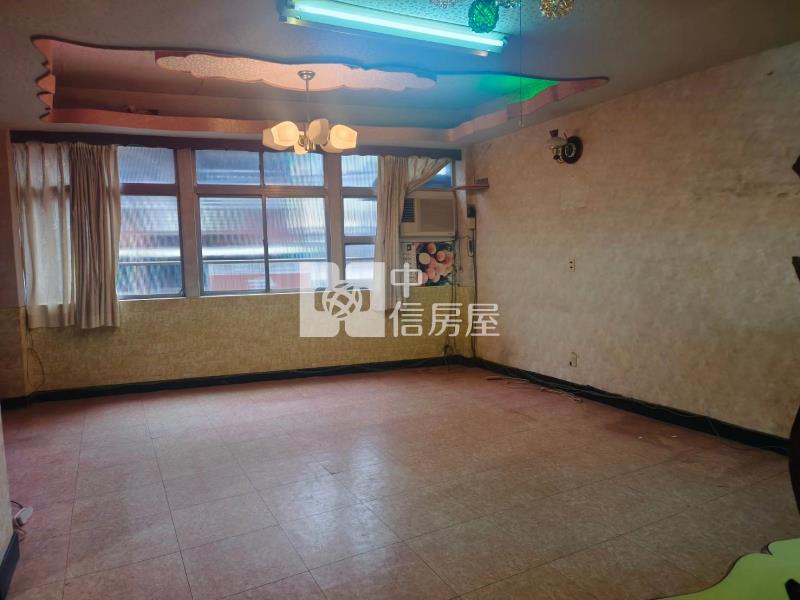▲近火車站安一路路邊三樓房屋室內格局與周邊環境