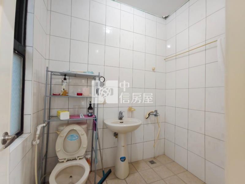 邊間竹科建華庭院車庫別墅房屋室內格局與周邊環境