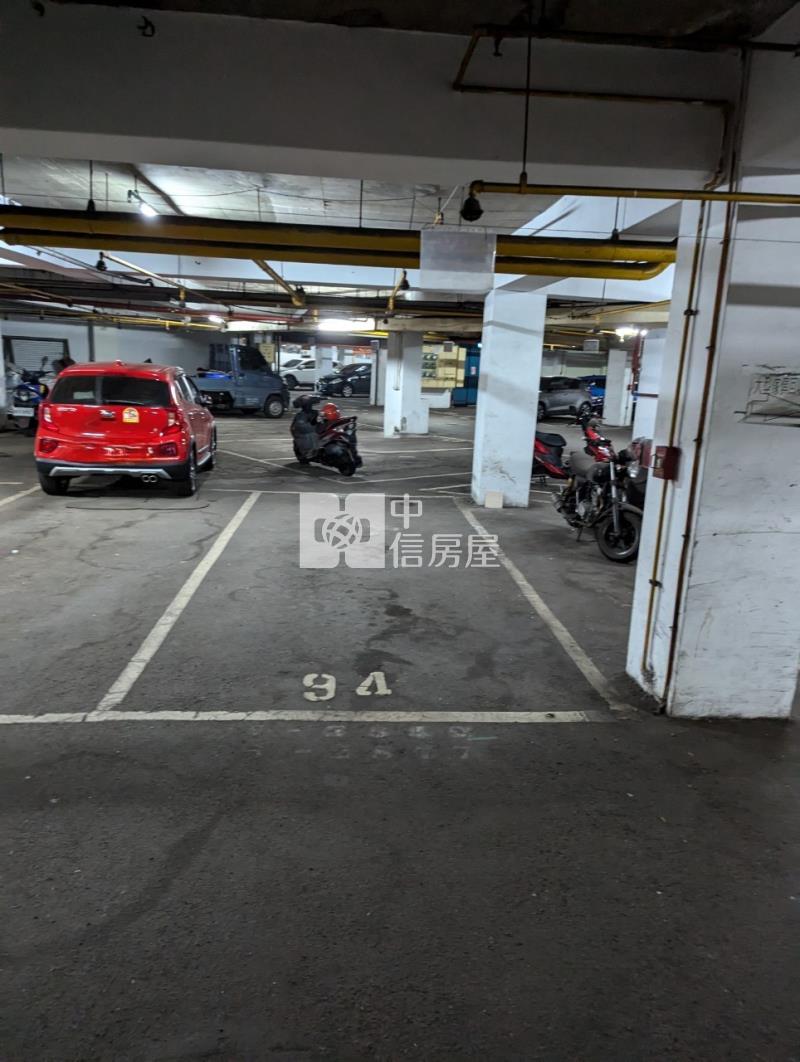 比佛利紐約區三房車房屋室內格局與周邊環境