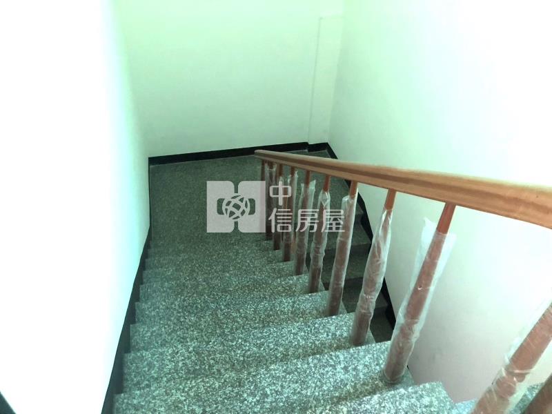 A23站龍岡電梯透天房屋室內格局與周邊環境