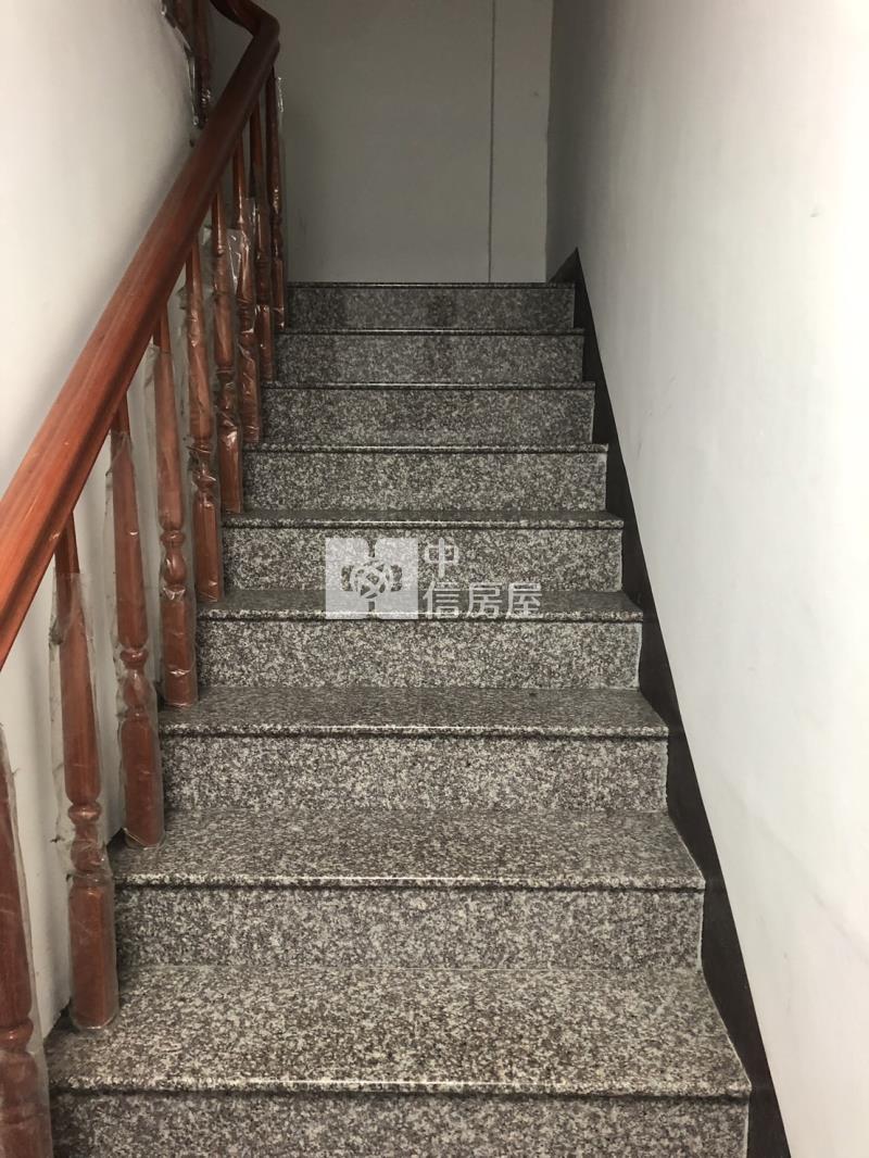 A23站龍岡電梯透天房屋室內格局與周邊環境
