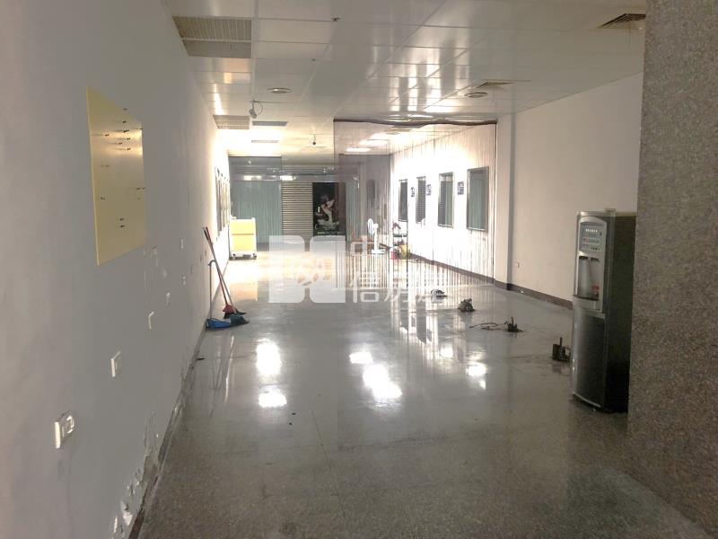 A23站龍岡電梯透天房屋室內格局與周邊環境