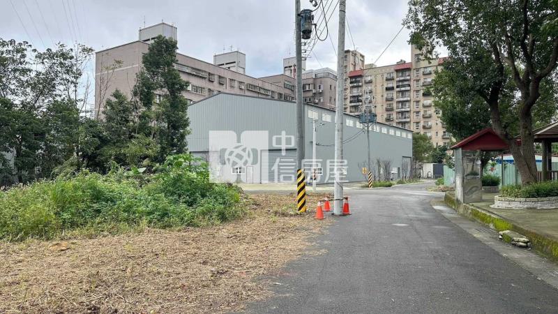 三坑國小旁三面臨路建地房屋室內格局與周邊環境