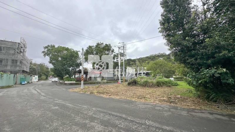 三坑國小旁三面臨路建地房屋室內格局與周邊環境