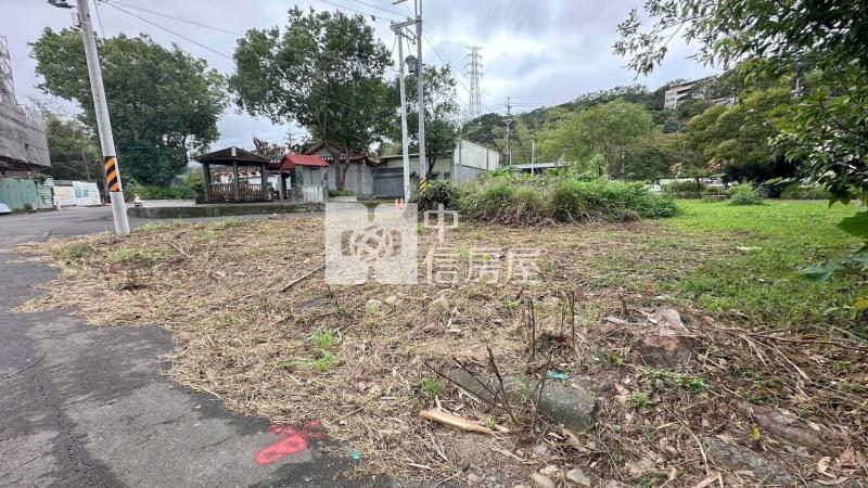三坑國小旁三面臨路建地房屋室內格局與周邊環境