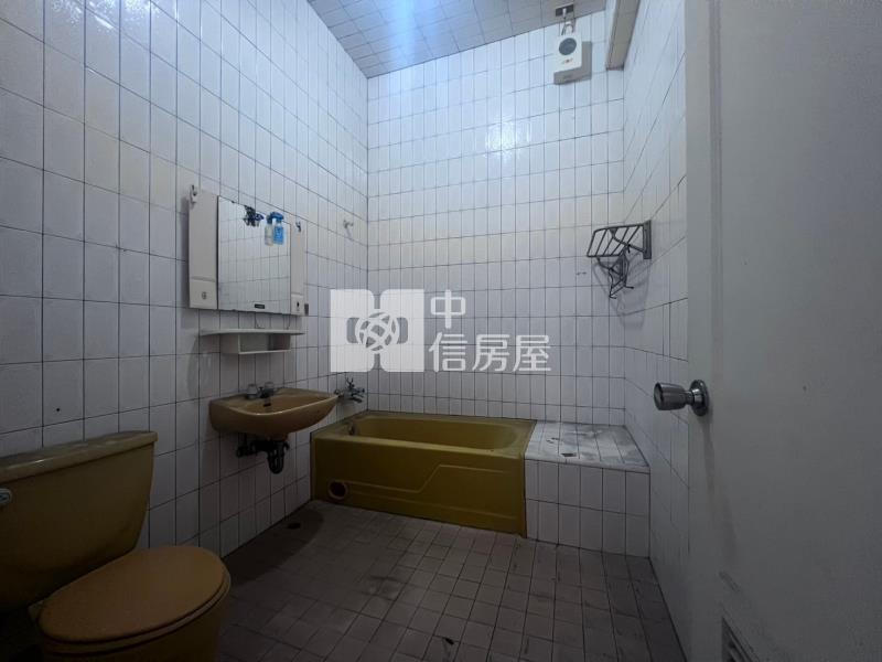 六甲國中旁大地坪透天房屋室內格局與周邊環境