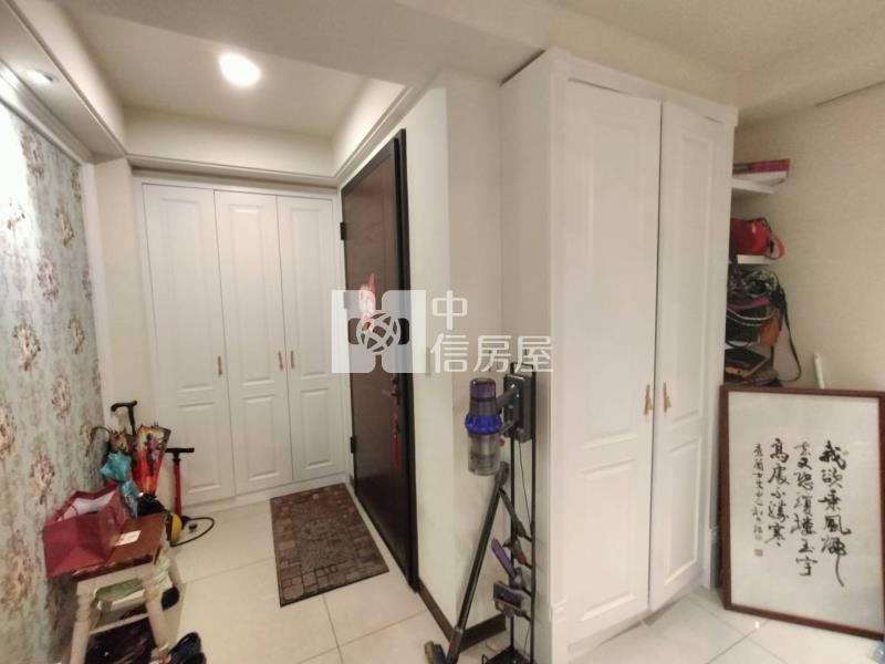 遠雄龍岡邊間美裝潢3+1房車景觀戶房屋室內格局與周邊環境