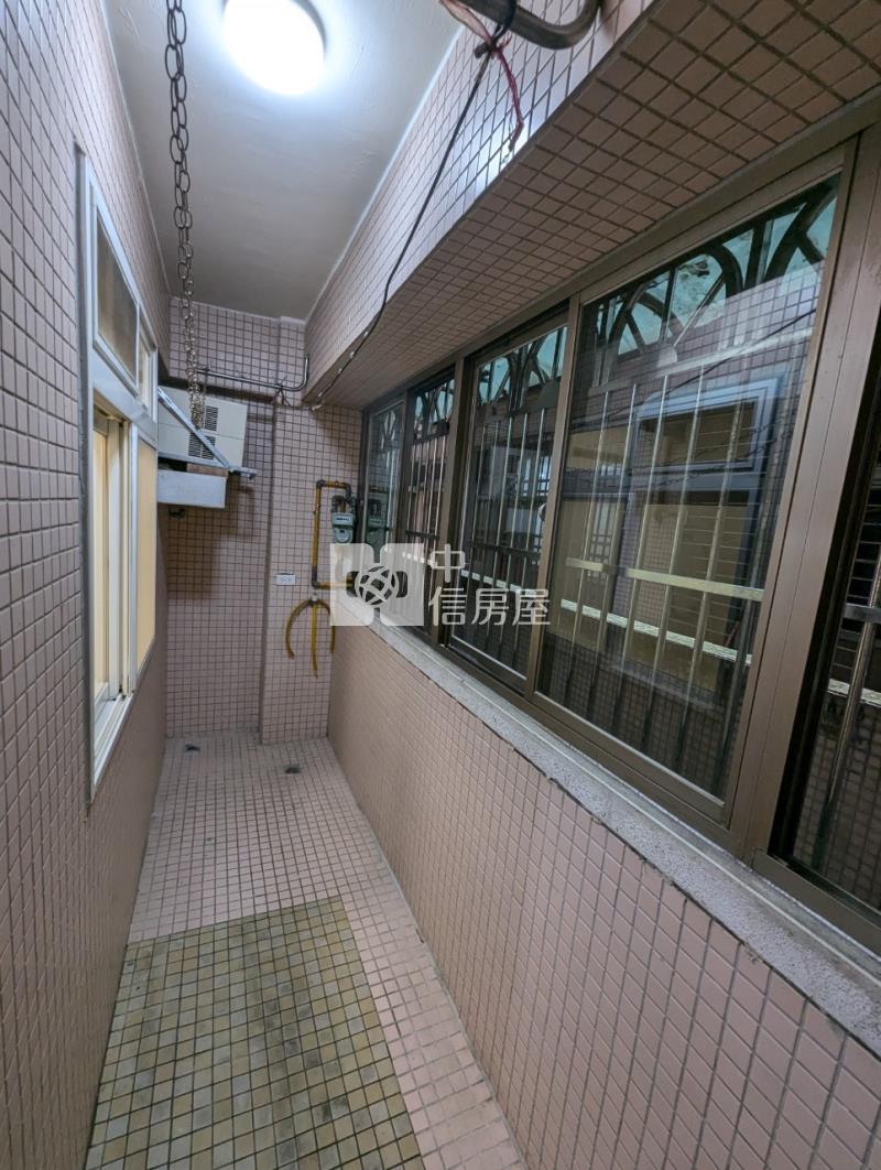 比佛利加州區三房房屋室內格局與周邊環境