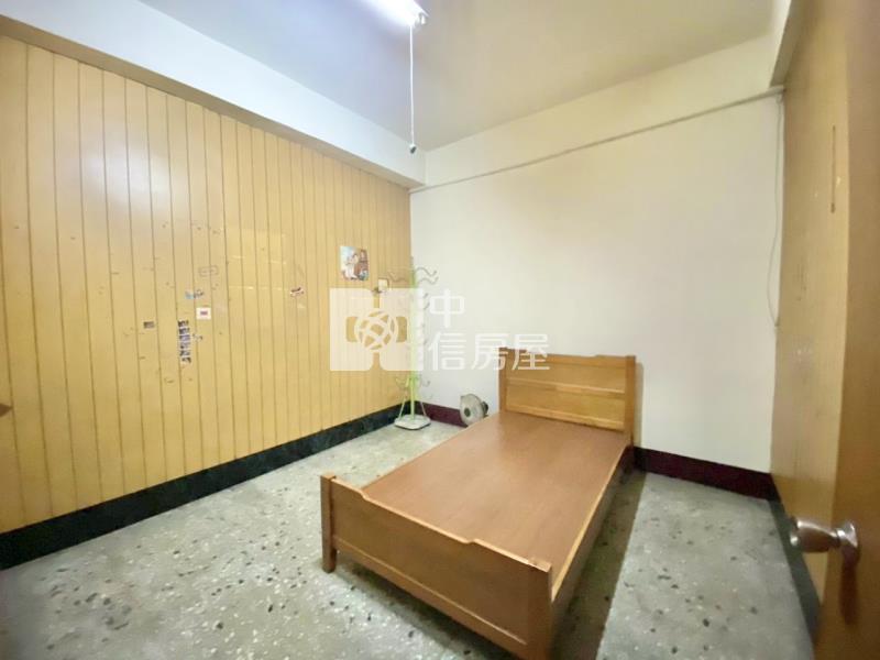 大里區仁化臨路透天店面房屋室內格局與周邊環境