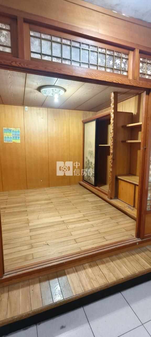 華勛市場活巷透天房屋室內格局與周邊環境