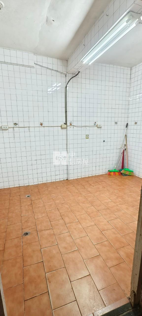 華勛市場活巷透天房屋室內格局與周邊環境