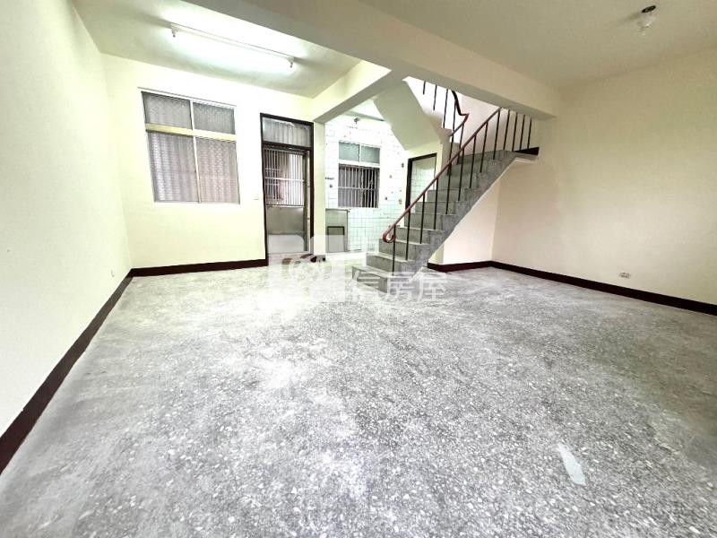 【新世紀】新屋大面寬透天房屋室內格局與周邊環境