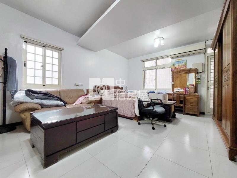 平鎮南勢運動中心旁邊間美透天房屋室內格局與周邊環境