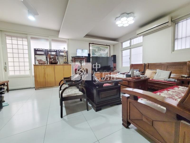 平鎮南勢運動中心旁邊間美透天房屋室內格局與周邊環境