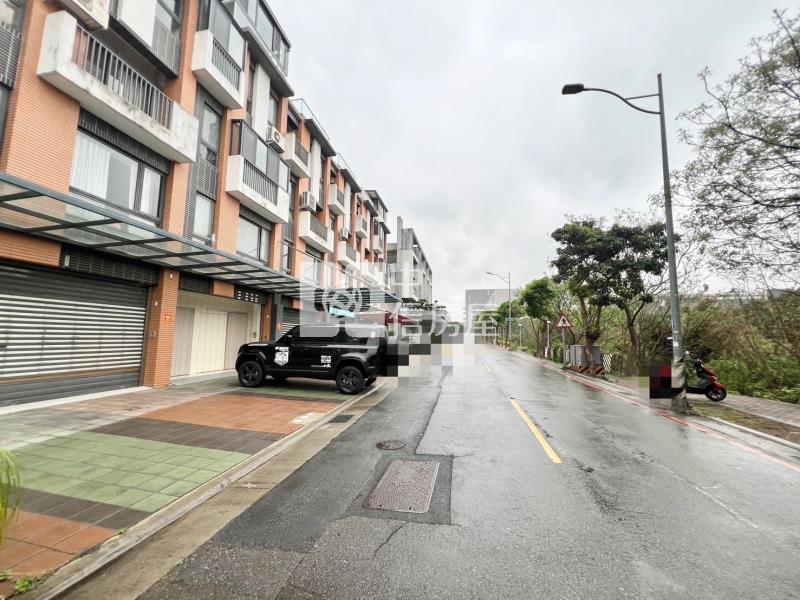 科技長廊綠帶美墅房屋室內格局與周邊環境