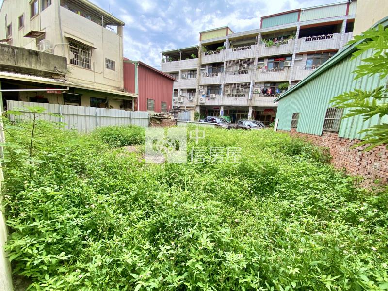 東峰公園旁80坪大地坪大面寬住七廠住房屋室內格局與周邊環境