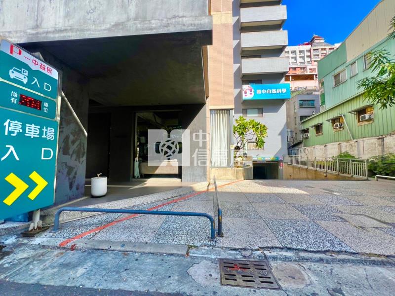 北區邊間大店面房屋室內格局與周邊環境