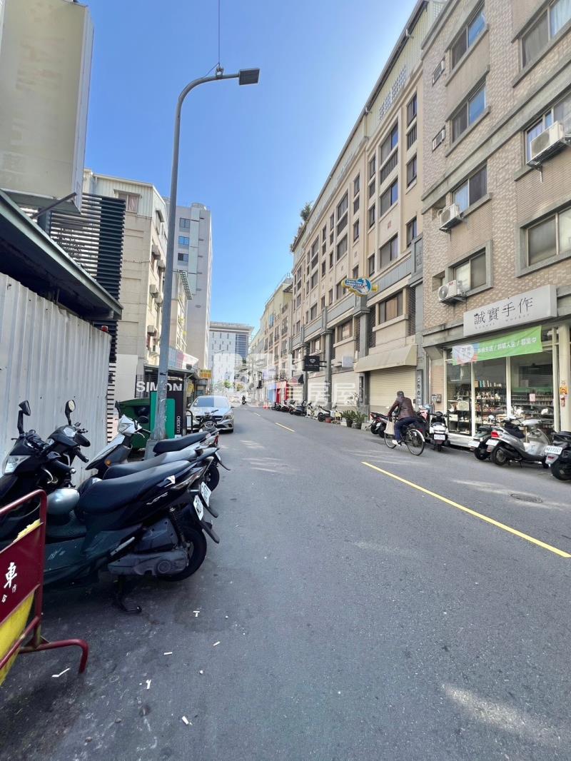 北區邊間大店面房屋室內格局與周邊環境