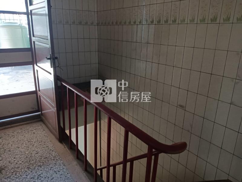東區仁德活巷邊間透天房屋室內格局與周邊環境