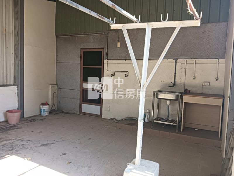 東區仁德活巷邊間透天房屋室內格局與周邊環境